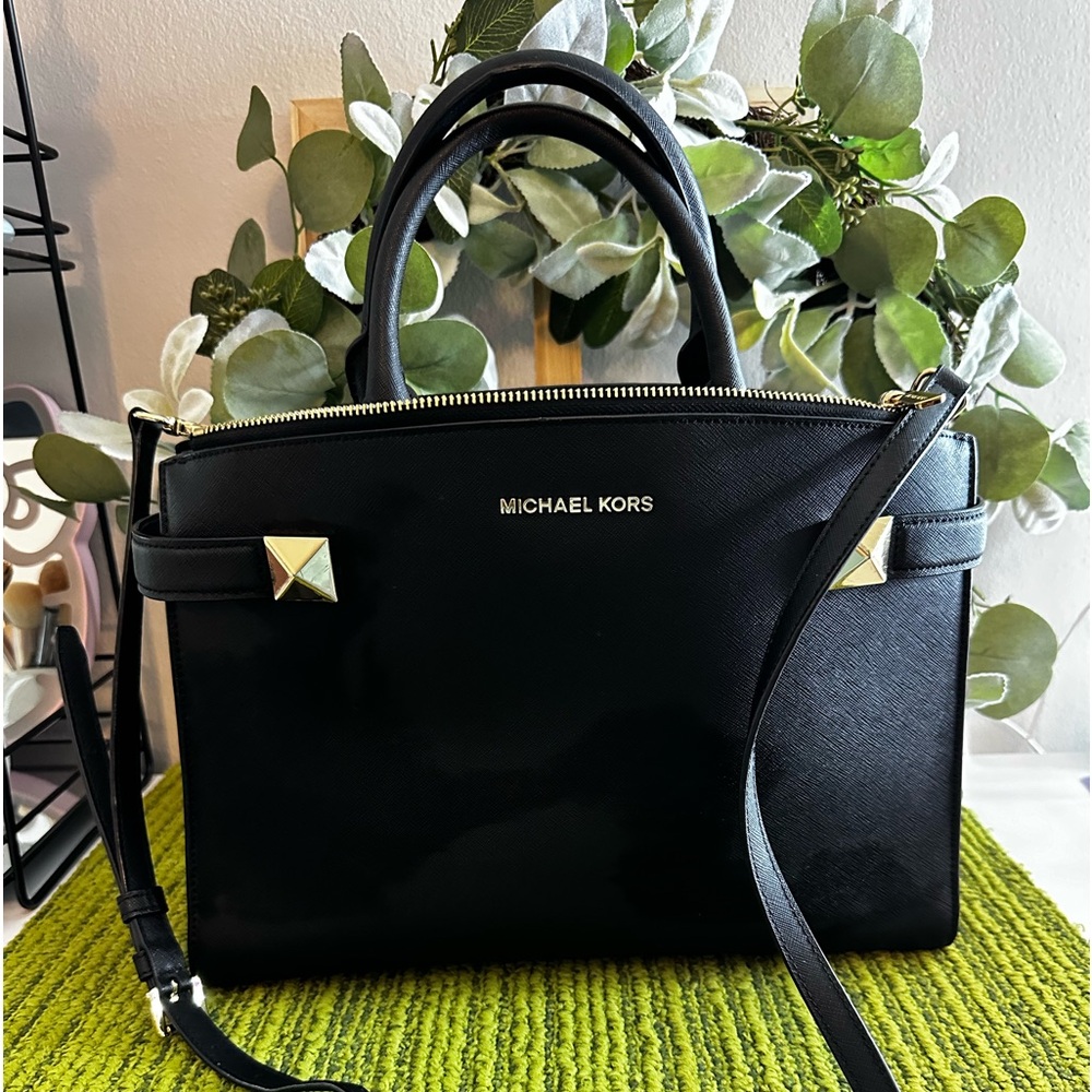 Black Michael Kors HandBag